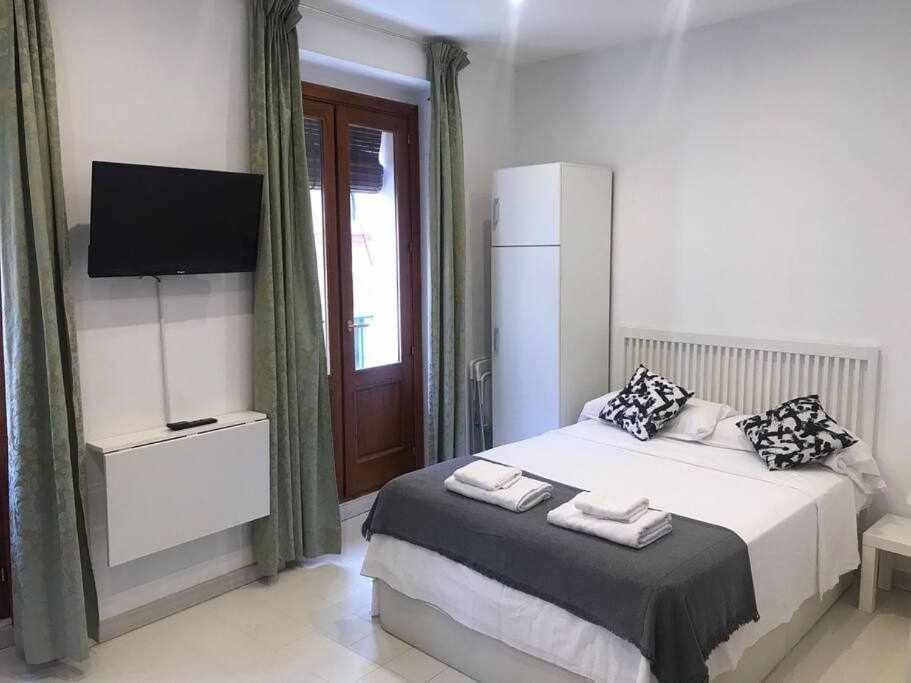 Un Genial Estudio En El Barrio Las Cortes มาดริด ภายนอก รูปภาพ